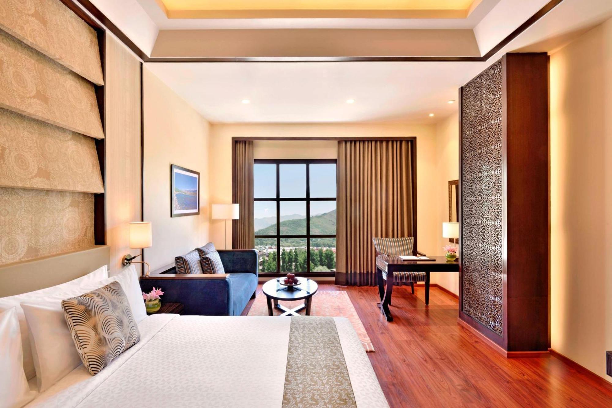 Four Points By Sheraton Srinagar Exterior photo