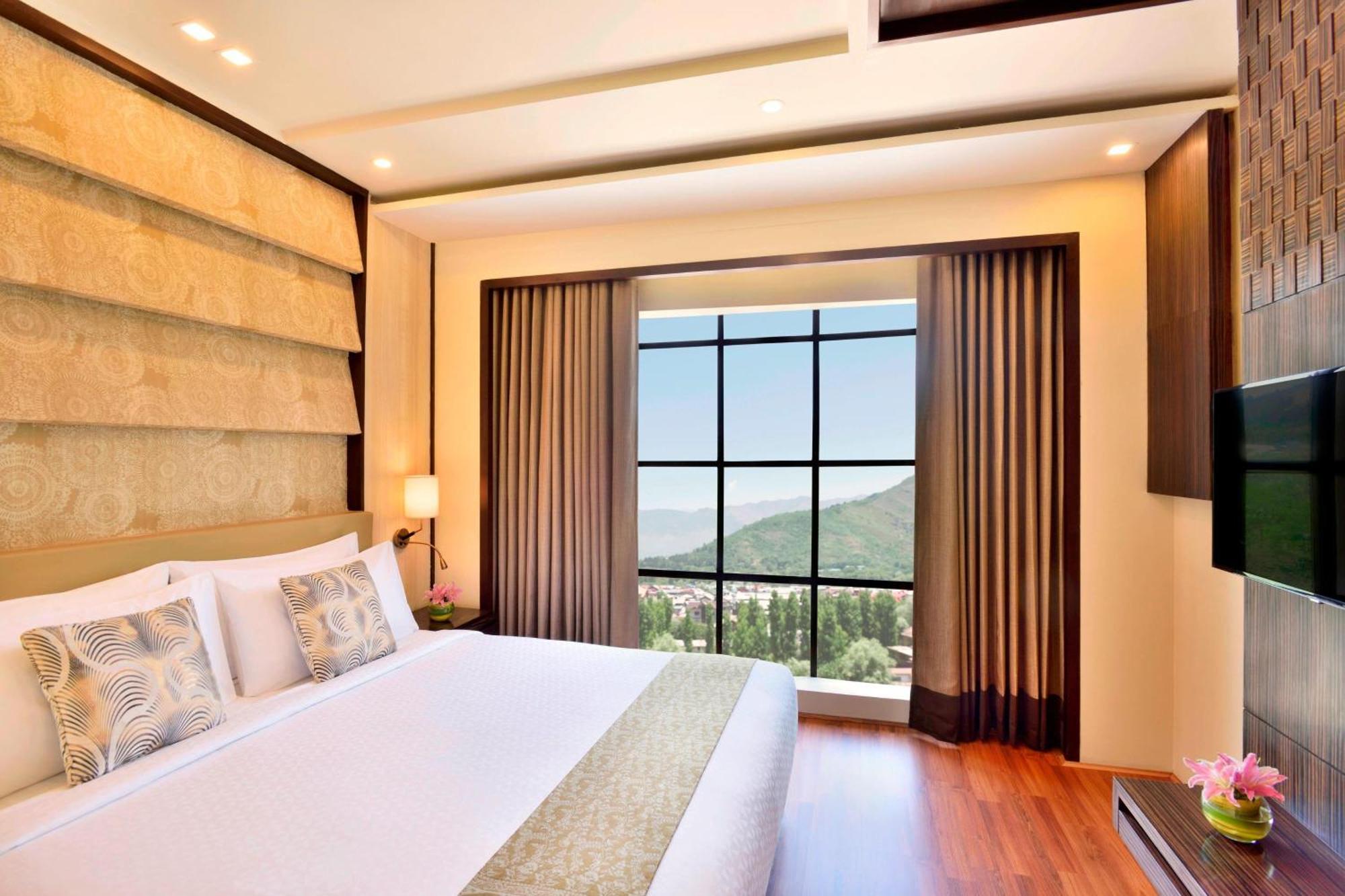 Four Points By Sheraton Srinagar Exterior photo