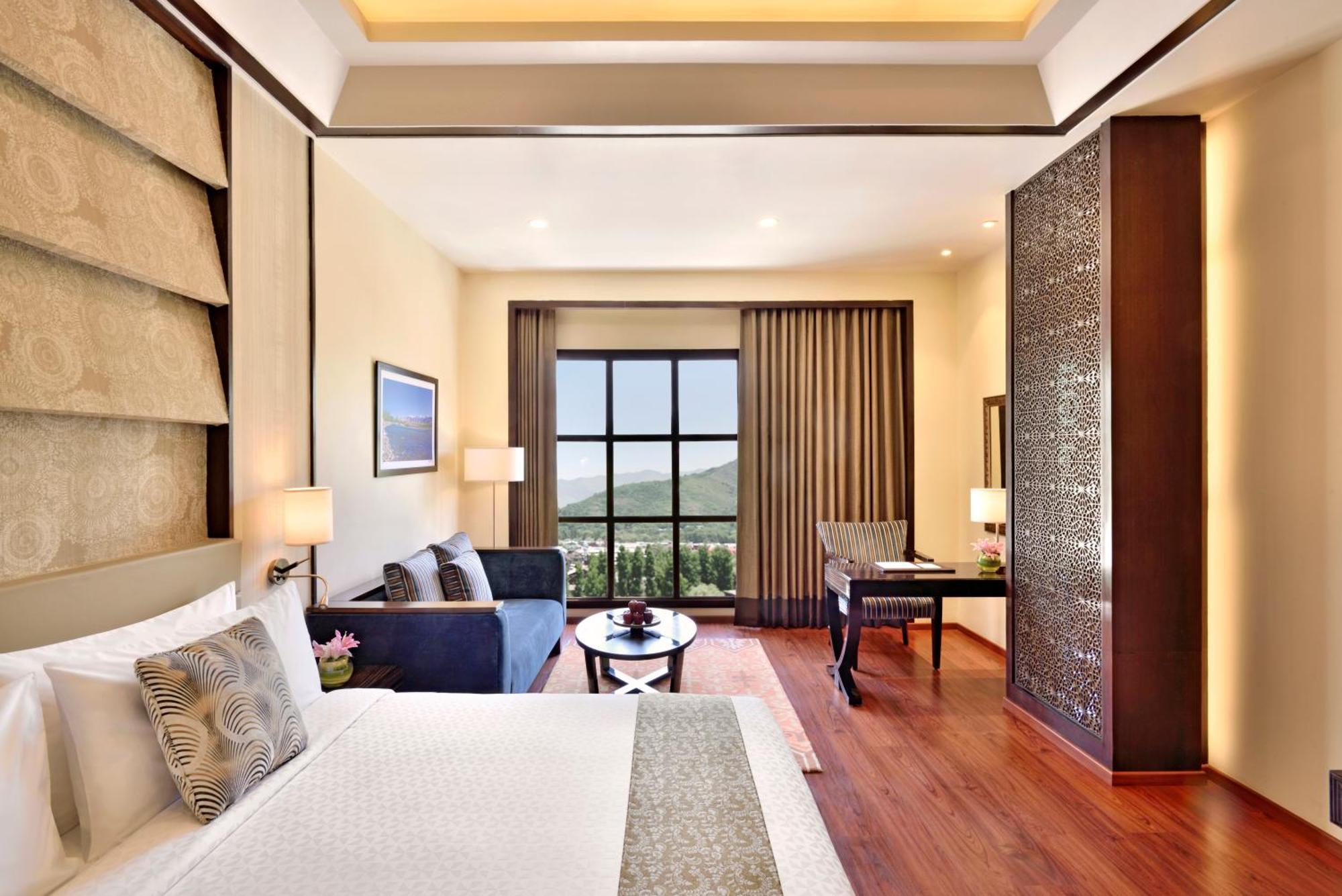 Four Points By Sheraton Srinagar Exterior photo